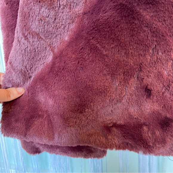 Faux Fur Maxi Coat Size US6 NWOT - Picture 15 of 17